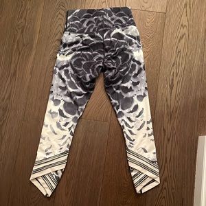 Lululemon leggings size 6 ombre